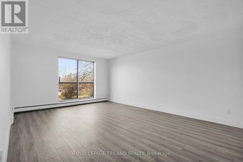 309-294 Saulsbury St, Strathroy, ON, N7G2B2 | Card Image