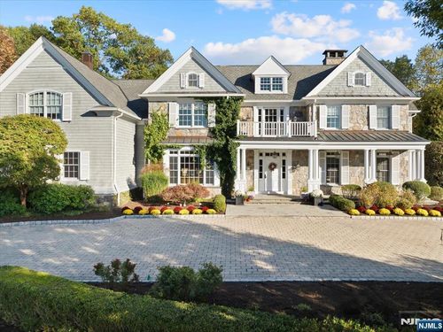 29 Mcgrath Dr, Cresskill, NJ, 07626-1747 | Card Image