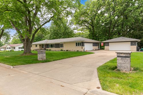 116 Elmhurst Ln, Riverdale, IA, 52722-5709 | Card Image