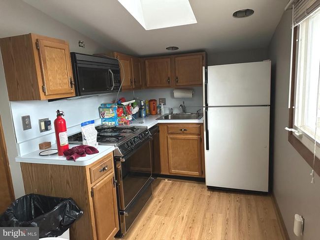 33 - 31 E Logan Ave, Condo with 2 bedrooms, 1 bathrooms and null parking in GLENOLDEN PA | Image 7