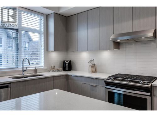 4-170 Celano Cres, Kelowna, BC, V1V0B6 | Card Image