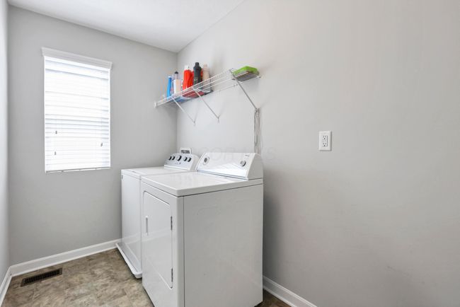 8601 Crooked Maple Dr, House other with 3 bedrooms, 3 bathrooms and null parking in Blacklick OH | Image 20