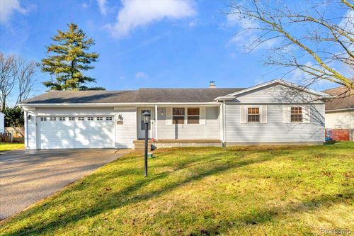 4460 Bristolwood Dr, Flint, MI, 48507-3715 | Card Image