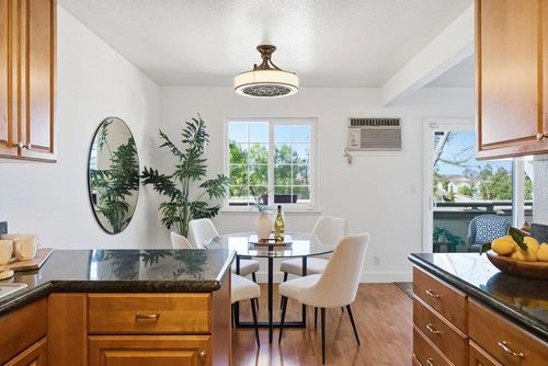 565 W Latimer Ave, Campbell, CA, 95008-1900 | Card Image