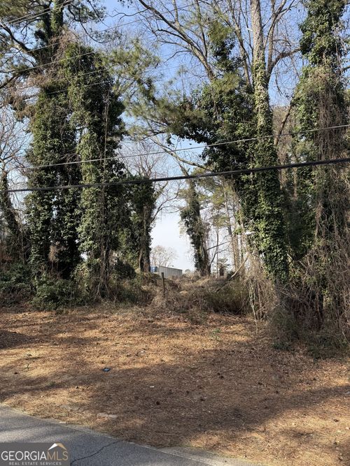 1651 S Indian Creek Dr, Stone Mountain, GA, 30083-5418 | Card Image