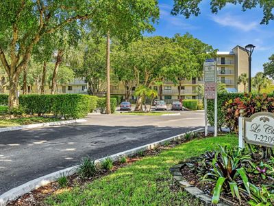 506 - 2209 S Cypress Bend Dr, Condo with 2 bedrooms, 2 bathrooms and null parking in Pompano Beach FL | Image 3