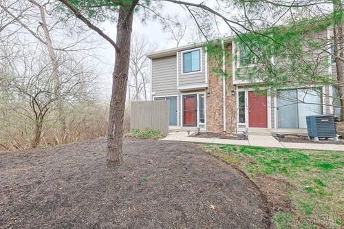 9966 Timbers Dr, Blue Ash, OH, 45242-5548 | Card Image