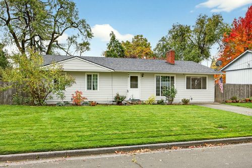 659 Herman Ave, Medford, OR, 97501-1124 | Card Image