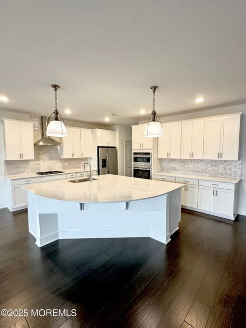 2707 Journey Ave, Marlboro, NJ, 07746-2633 | Card Image