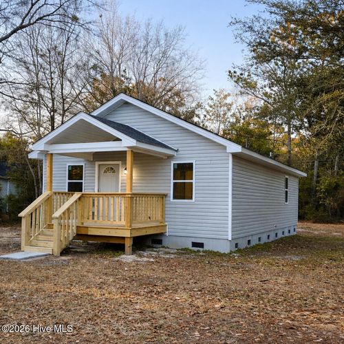 114 Nesmith St, Tabor City, NC, 28463-2408 | Card Image