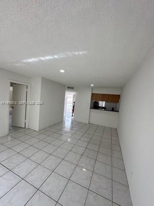 l-10046 Twin Lakes Dr, Coral Springs, FL, 33071-5349 | Card Image