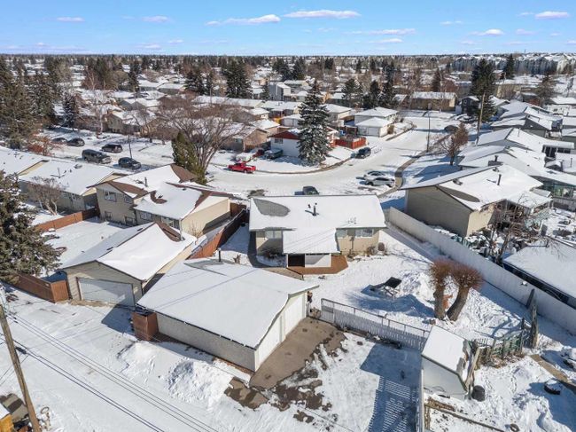 60 Pensacola Close Se, Home with 4 bedrooms, 2 bathrooms and 6 parking in Calgary AB | Image 37