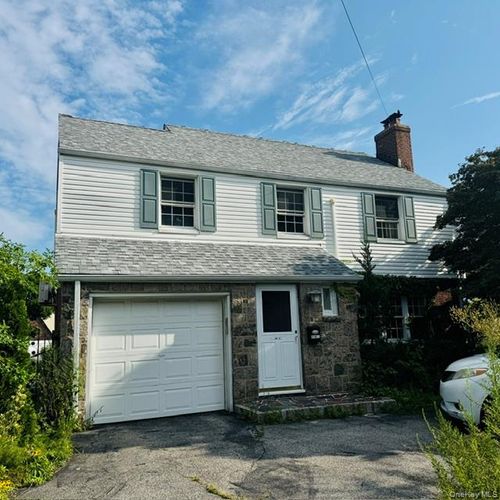 16821 Cryders Ln, Whitestone, NY, 11357-2835 | Card Image