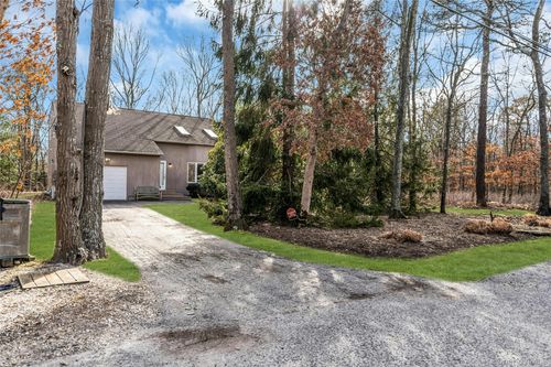 23 Bellows Ter, Hampton Bays, NY, 11946-3524 | Card Image