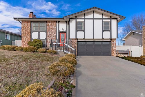 608 Mcclure St, Junction City, KS, 66441-3909 | Card Image