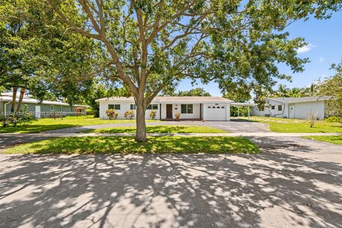 733 N Rainbow Dr, Hollywood, FL, 33021-6024 | Card Image