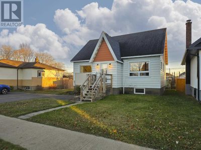 502 Mary St E, Home with 3 bedrooms, 1 bathrooms and null parking in Thunder Bay ON | Image 2