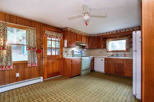 51 Cross Ave, St. Johnsbury, VT, 05819-9262 | Card Image