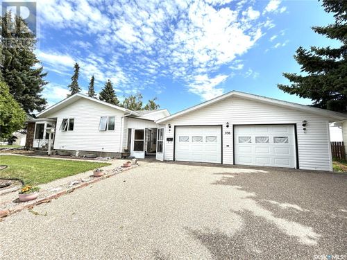 356 Eastview St, Burstall, SK, S0N | Card Image