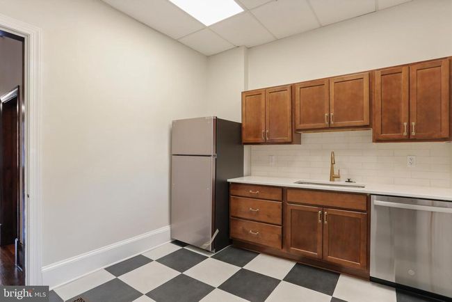 408 W King St, Home with 0 bedrooms, 4 bathrooms and null parking in MARTINSBURG WV | Image 34
