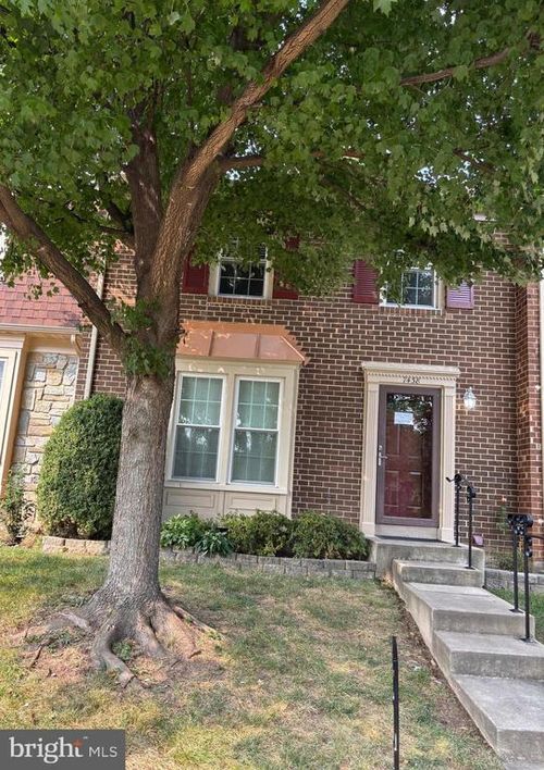 7438 Fountain Head Dr, ANNANDALE, VA, 22003-5713 | Card Image