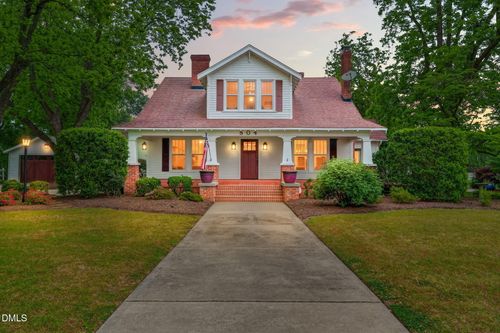 804 W Main St, Benson, NC, 27504-9625 | Card Image