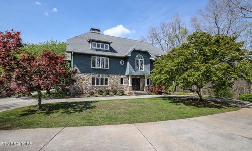 9109 Lynnwood Ln, Rockford, TN, 37853-3535 | Card Image