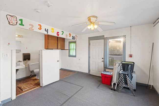 631 S Harris St, House other with 3 bedrooms, 4 bathrooms and 4 parking in Giddings TX | Image 22