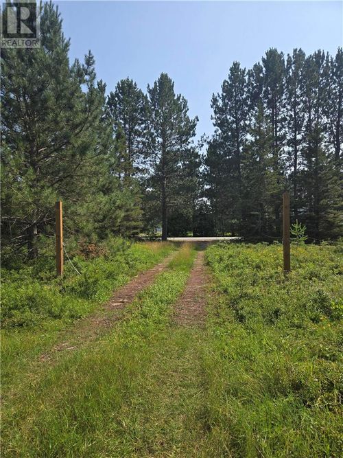 2215 Lee Valley Rd, Espanola, ON, P5E1P7 | Card Image