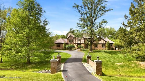 12409 Lucas Ln, Anchorage, KY, 40223-1542 | Card Image