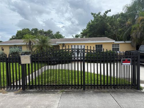 1270 Ne 111th St, Miami, FL, 33161-7646 | Card Image