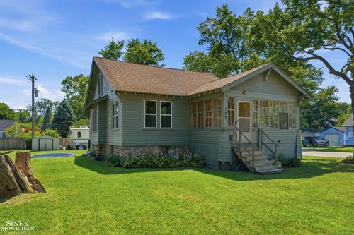 729 Smith St, Algonac, MI, 48001-1442 | Card Image