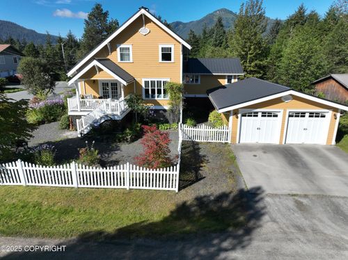 900 Odin St, Petersburg, AK, 99833-1679 | Card Image