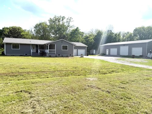 31449 Valley Ln, Prospect, TN, 38477-6052 | Card Image