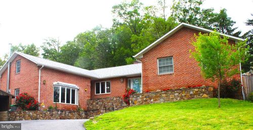 1065 Longwood Ave, CUMBERLAND, MD, 21502-1932 | Card Image