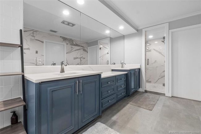 APT-317 - 2001 Sailfish Point Blvd, Condo with 2 bedrooms, 3 bathrooms and 2 parking in Stuart FL | Image 24