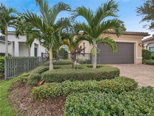 600 Se Fascino Cir, Port St Lucie, FL, 34984-6659 | Card Image