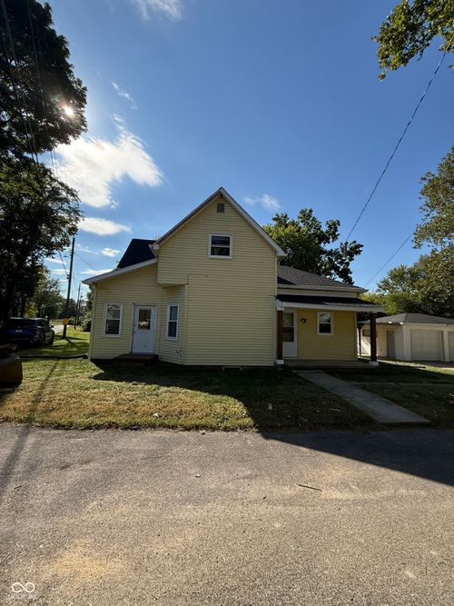 7909 S Spring St, Daleville, IN, 47334-9109 | Card Image