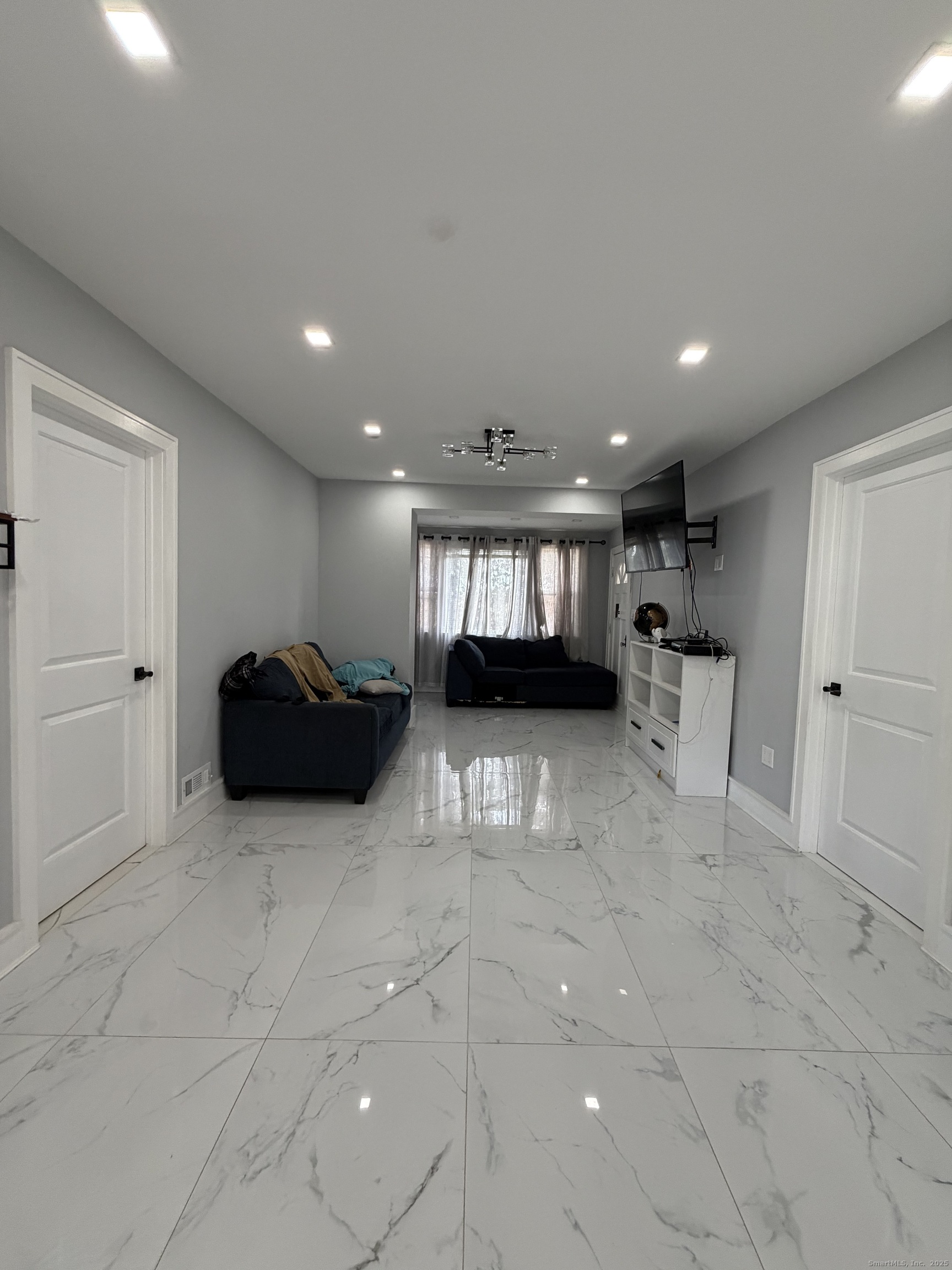 Residential Lease in Hamden 3