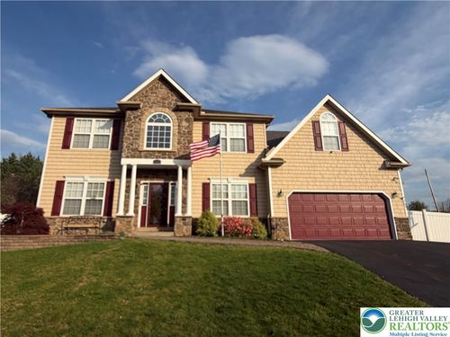 764 Mohican Dr, Easton, PA, 18040-8281 | Card Image
