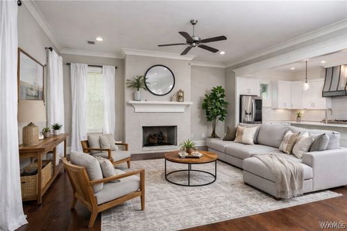 761 Grace Park S, Tuscaloosa, AL, 35406-3688 | Card Image