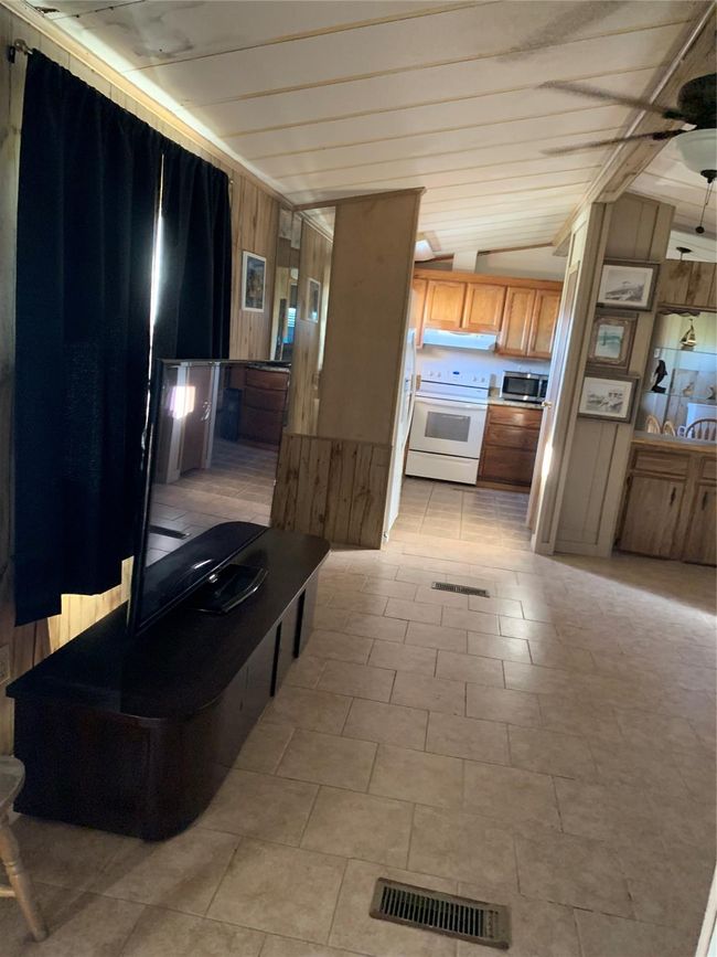 911 N 15 Th St, House other with 2 bedrooms, 2 bathrooms and null parking in Port O Connor TX | Image 10