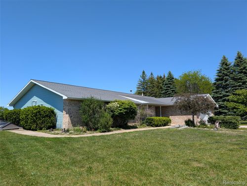 6237 Virginia St, Cass City, MI, 48726-1057 | Card Image