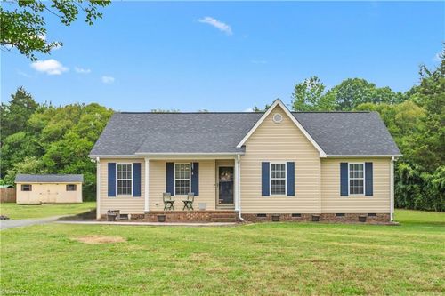 2563 Foxfire Ln, Burlington, NC, 27217-7085 | Card Image