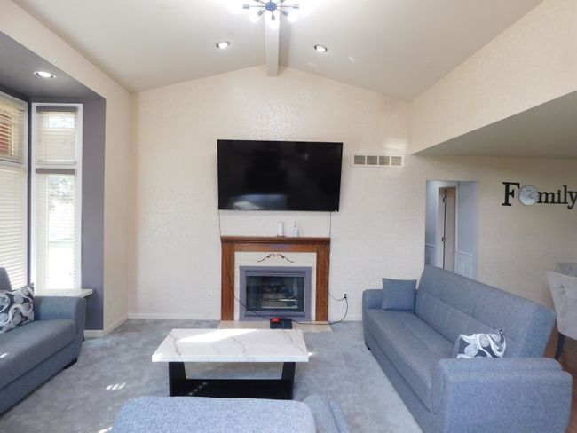 16567 Sarjay Dr, Condo with 2 bedrooms, 3 bathrooms and null parking in Clinton Twp MI | Image 14