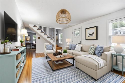 1 Hemlock Rd, Hingham, MA, 02043-3001 | Card Image