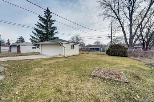 32536 Warner Dr, Warren, MI, 48092-3286 | Card Image