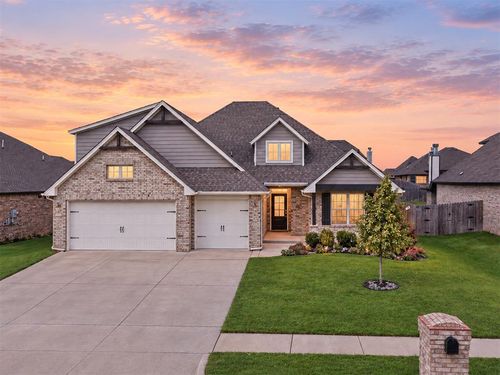 713 Red River Drive, Yukon, OK, 73099 | Card Image
