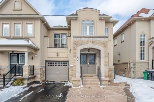 26 Beachville Cir, Brampton, ON, L6X0V3 | Card Image