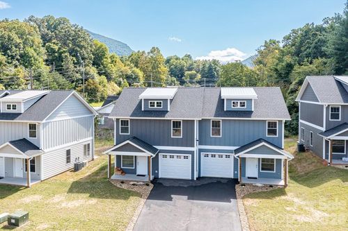 304 Jenna Clare Ln, Asheville, NC, 28803-0513 | Card Image